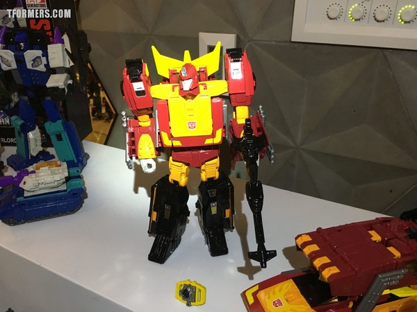 SDCC 2017   Power Of The Primes Photos From The Hasbro Breakfast Rodimus Prime Darkwing Dreadwind Jazz More  (16 of 105)